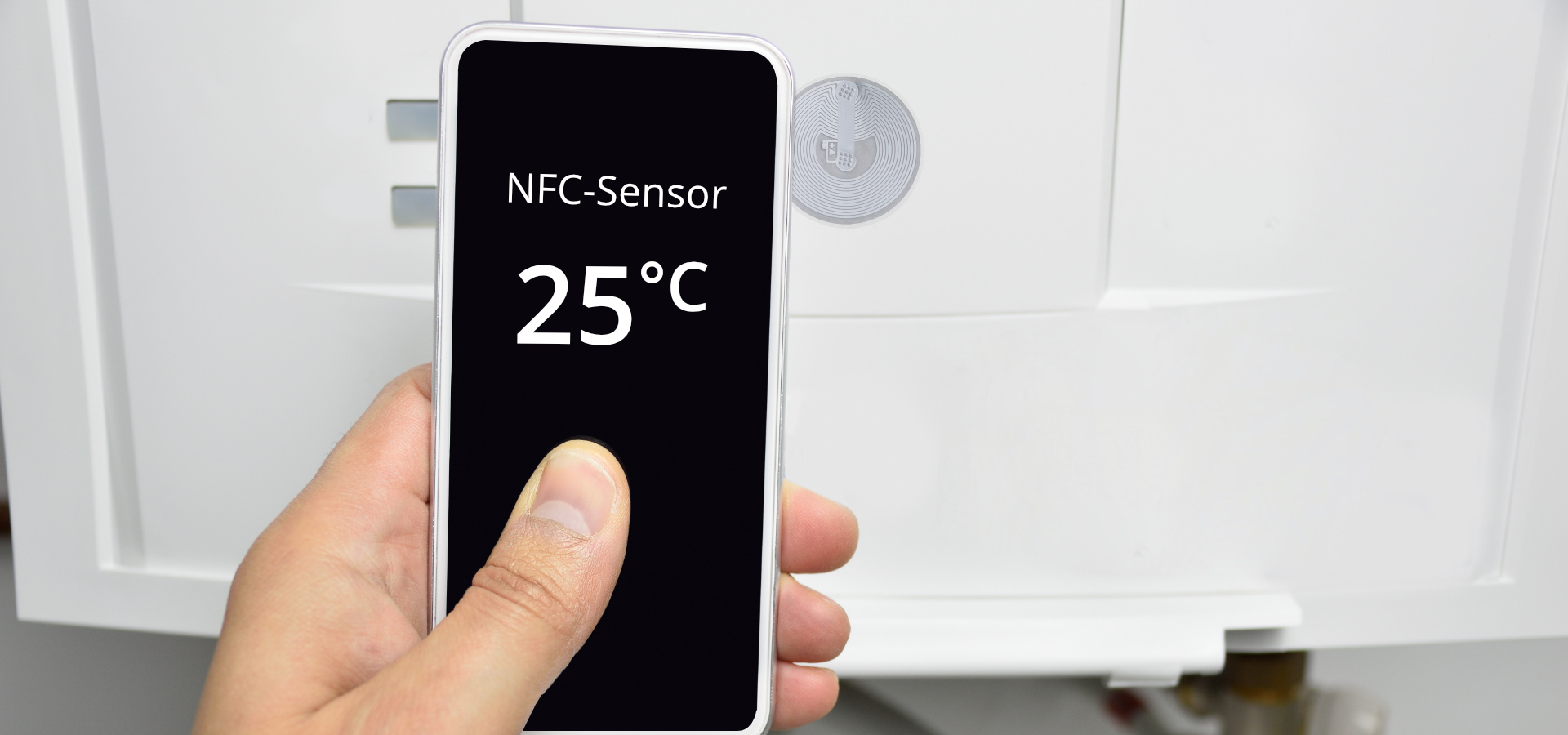 NFC temperature sensor shows 25 degrees Celsius