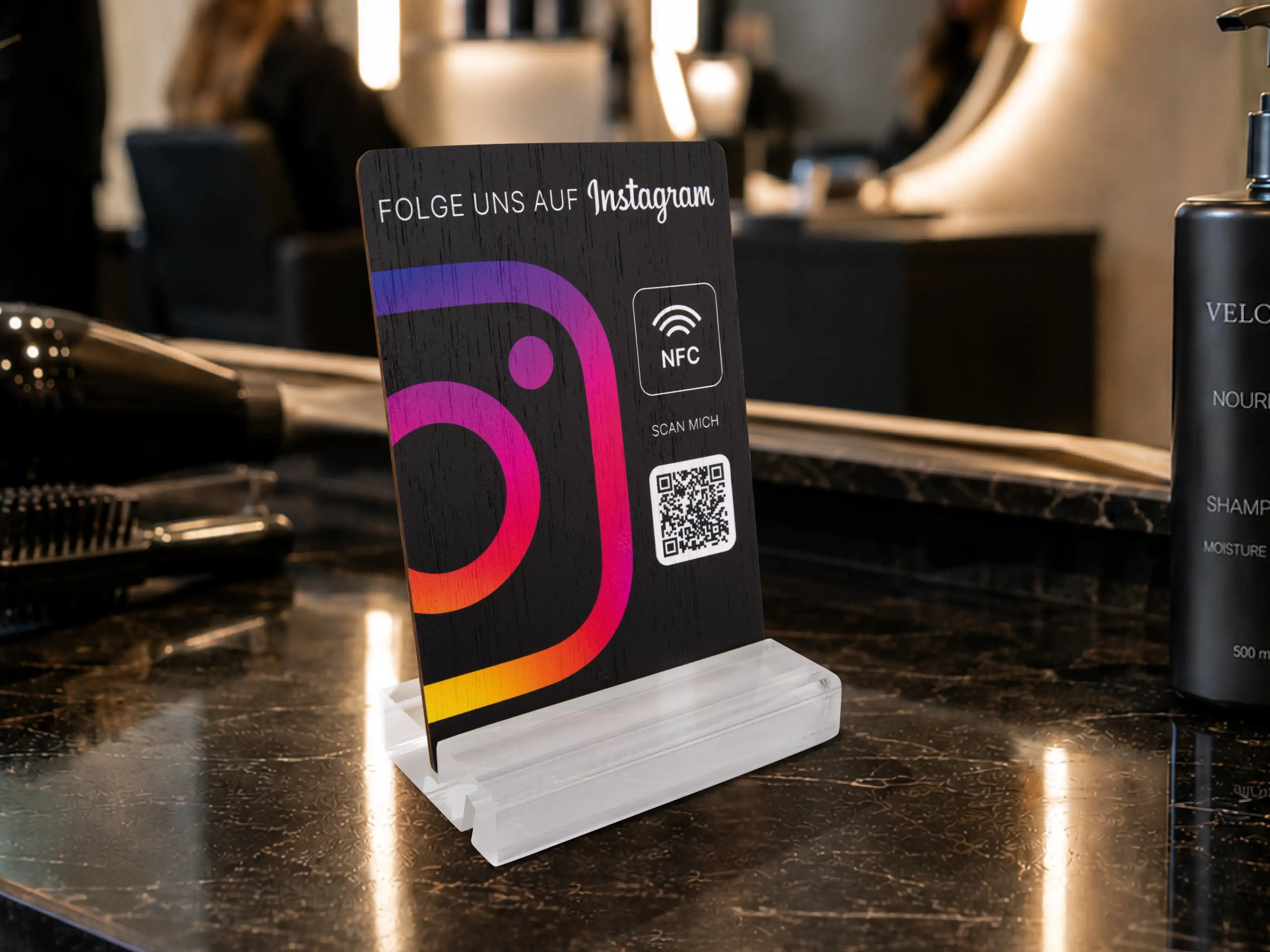 Instagram Schild mit NFC und QR - Bambus - 105 x 148 mm - schwarz matt