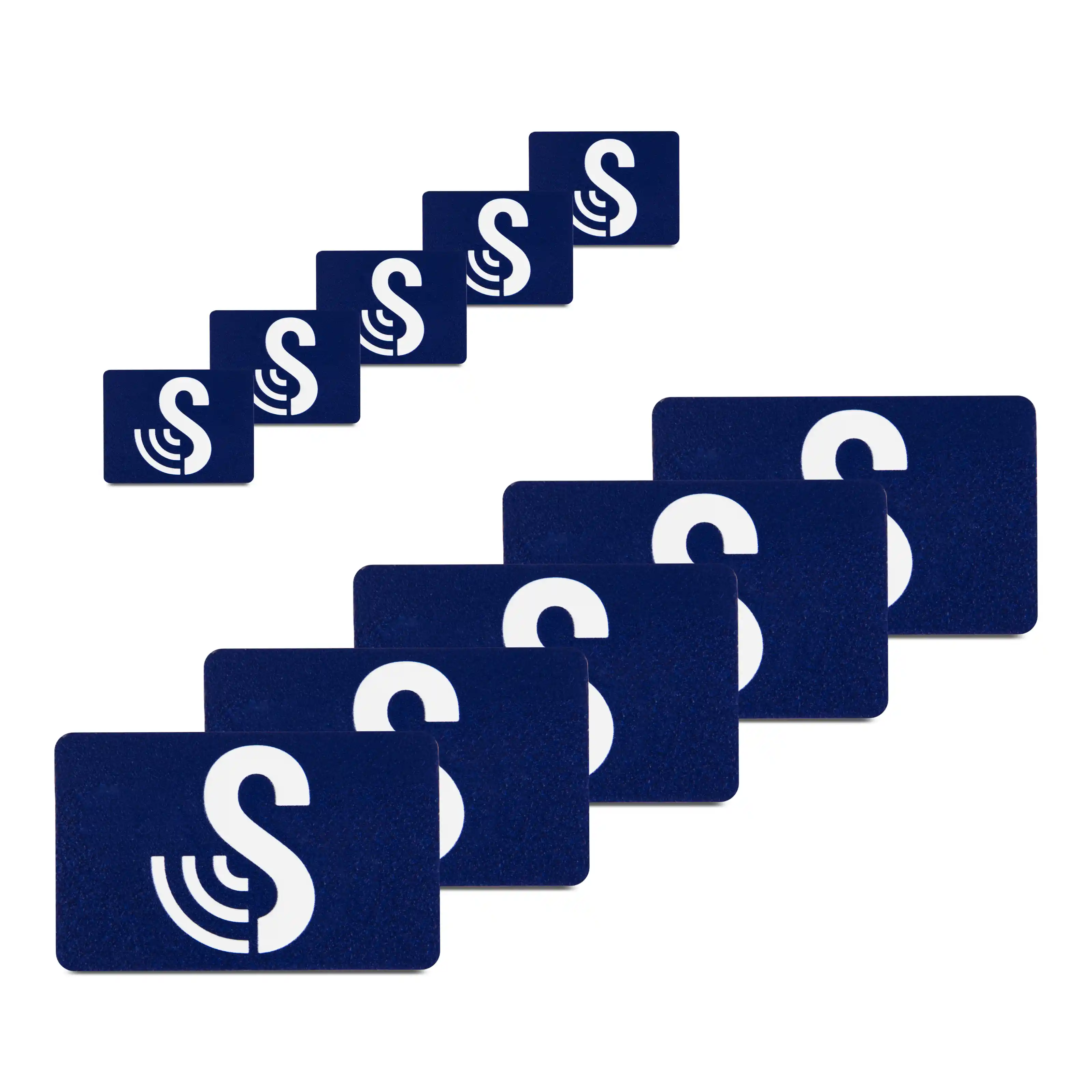 Fünf rechteckige Standard-Sticker in der Größe 20 x 15 mm und fünf rechteckige Standard-Sticker in der Größe 40 x 25 mm. Die Sticker sind dunkelblau und auf allen befindet sich das SenseTap-Logo. Ein großes weißes S mit drei nach links gebogenen Linien.